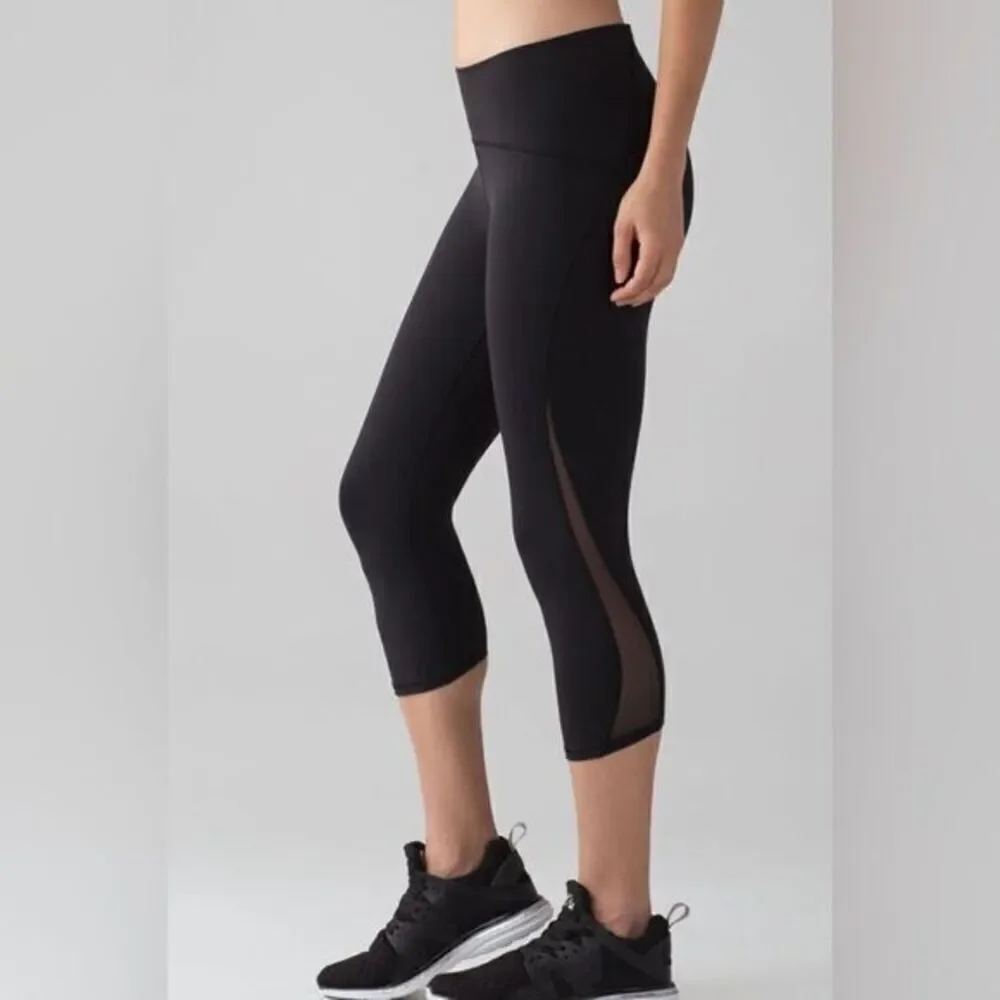EUC Lululemon Women’s Black Train Times Crop Athletic Leggings 17” Mesh - Size 6